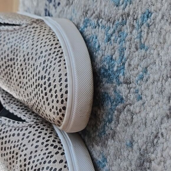 Womens TIME and TRU Animal Print Twin Gore Low Top Slip On Shoes / Size 6 - Picture 13 of 16